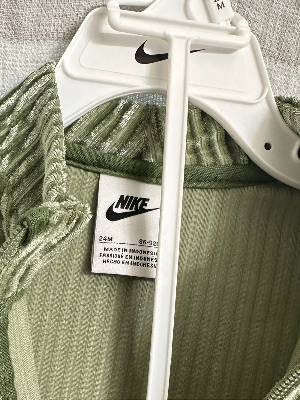 Nike Velour Tracksuit - Picture 4 of 4